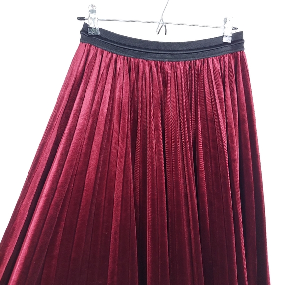 Hush Burgundy Velvet Pleated Maxi Skirt Size 12 - Picture 5 of 11